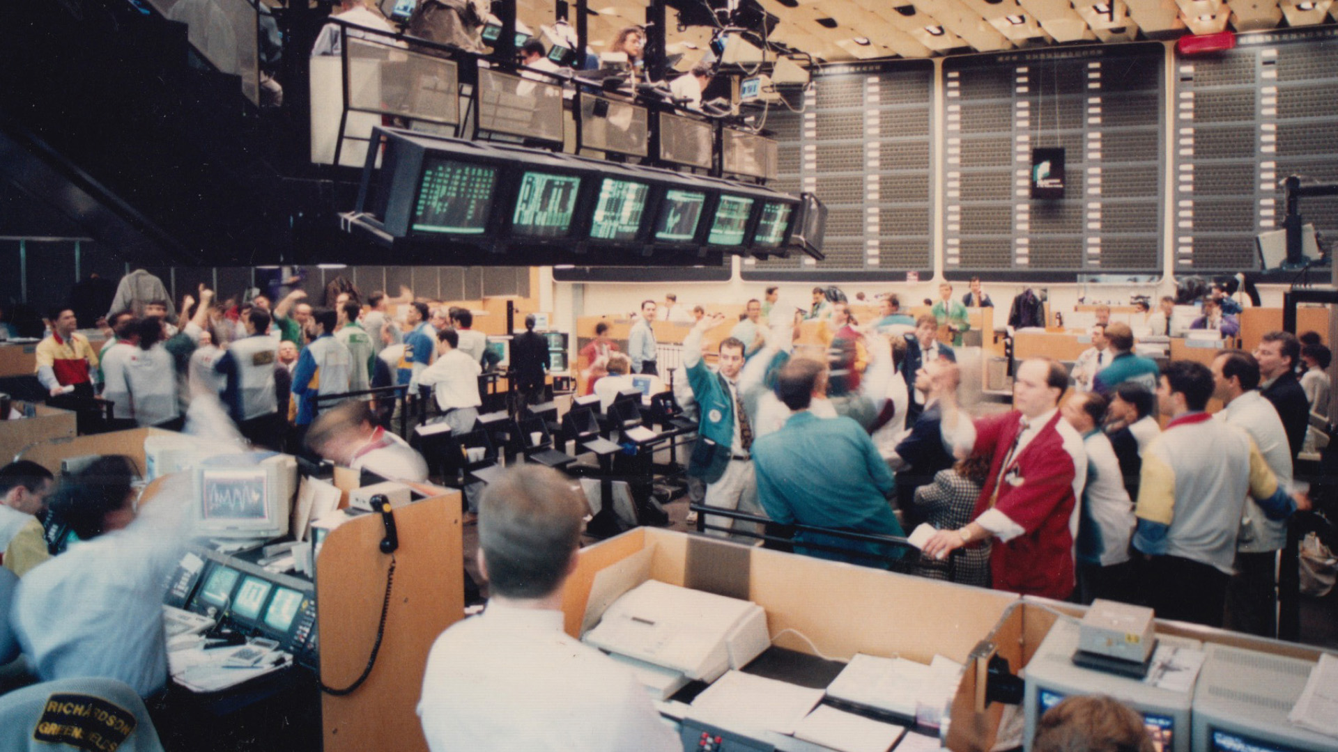Traders on the Stock Exchange Tower trading floor - 1980s